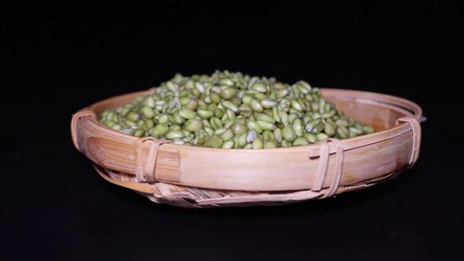 青麦仁绿小麦健康食材粮食粗粮