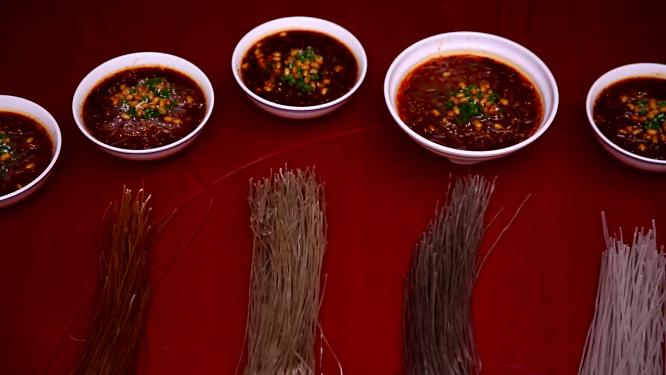 【镜头合集】地方特产红薯粉酸辣粉绿豆粉蕨根粉