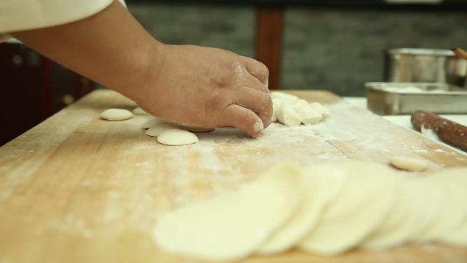 【镜头合集】大厨包饺子揪剂子