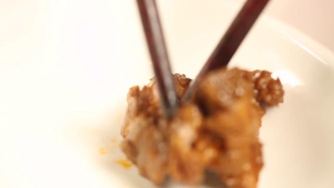 【镜头合集】夹起一块红烧鸡肉
