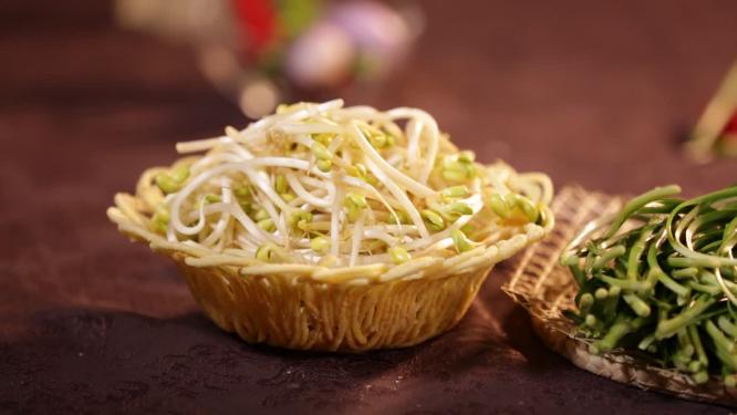 【镜头合集】家常美食韭菜豆芽炒粉丝