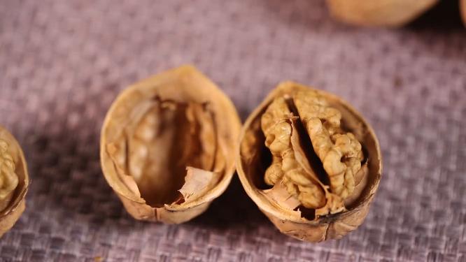 【镜头合集】掰开核桃果仁