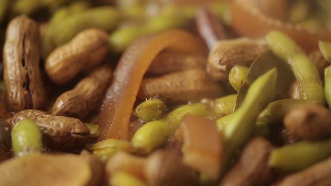 【镜头合集】制作花生毛豆猪皮下酒菜