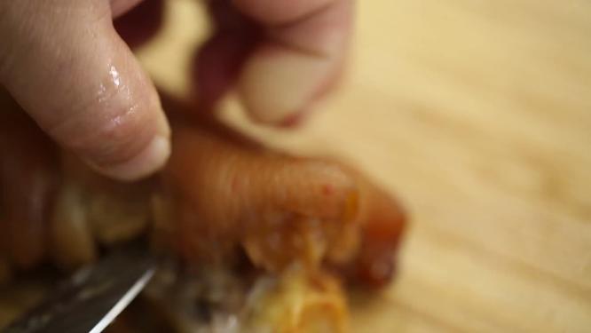 厨师刀工给猪蹄剔骨全过程