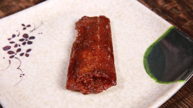 拆解带鱼肉去骨剔鱼刺