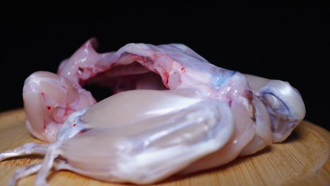 【镜头合集】流行食材牛蛙大排档