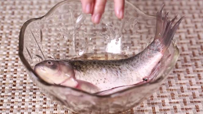 【镜头合集】腌制鱼肉去腥加调料入味