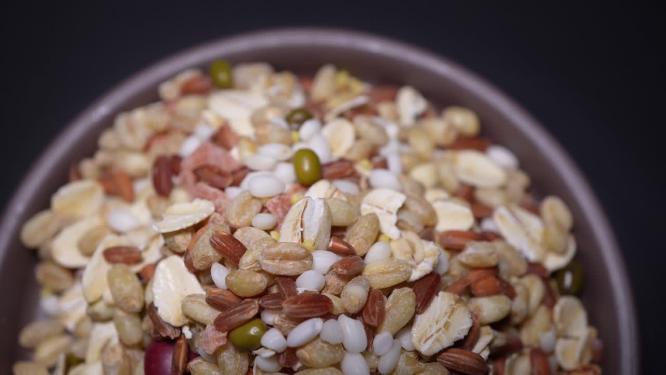 萝卜小米红米粥粗粮粥杂粮粥食材材料