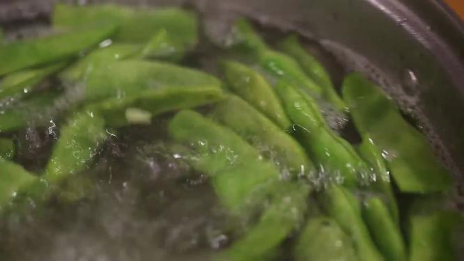 沸水煮制扁豆去皂甙