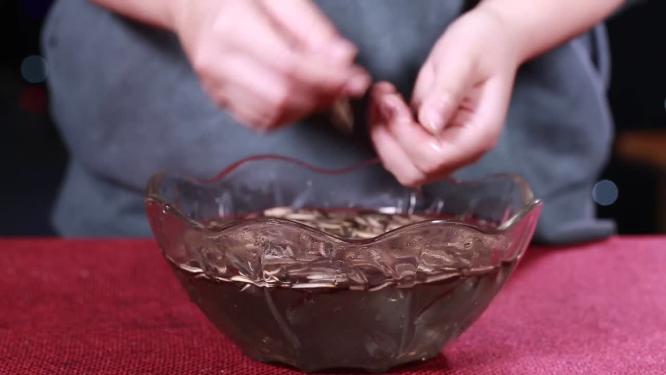 腌制瓜子入味