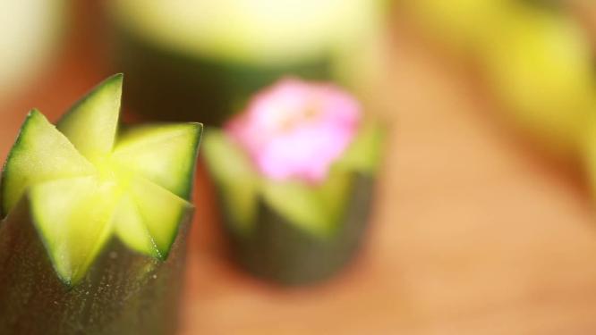 花刀切黄瓜摆盘