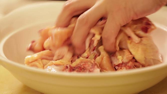 葱姜水料酒调料腌制鸡肉去腥入味
