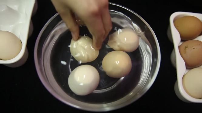 清洁鸡蛋表面