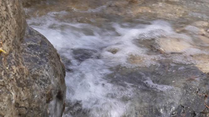 湖水河水溪流流水水流波浪倒影