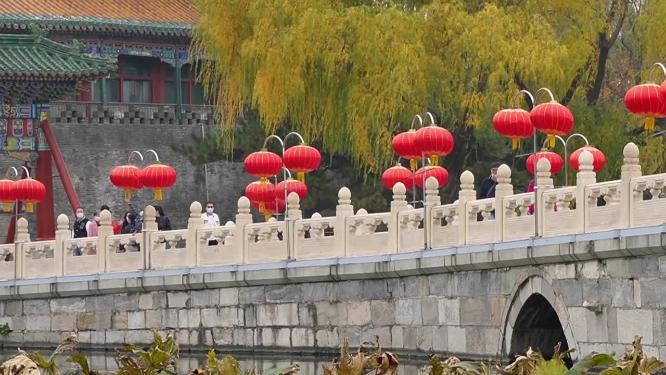 石拱桥古建筑石头桥游客