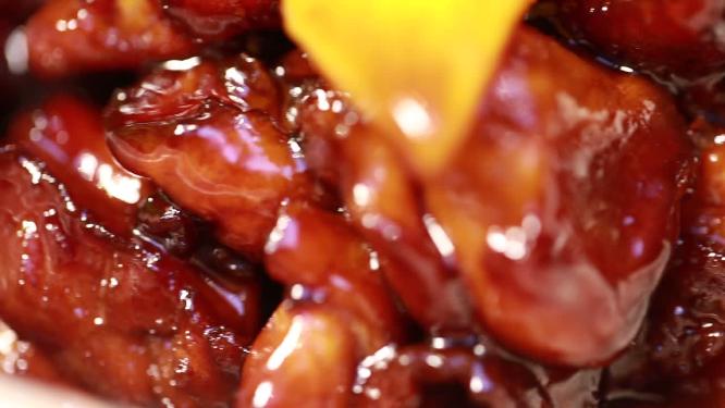 软嫩鸡肉配米饭套餐