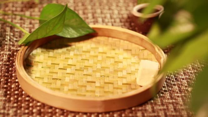 厨师切豆腐块