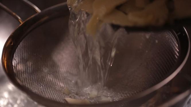 开水焯冬笋