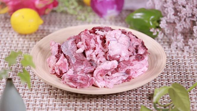 牛腩肉头下脚料筋头巴脑