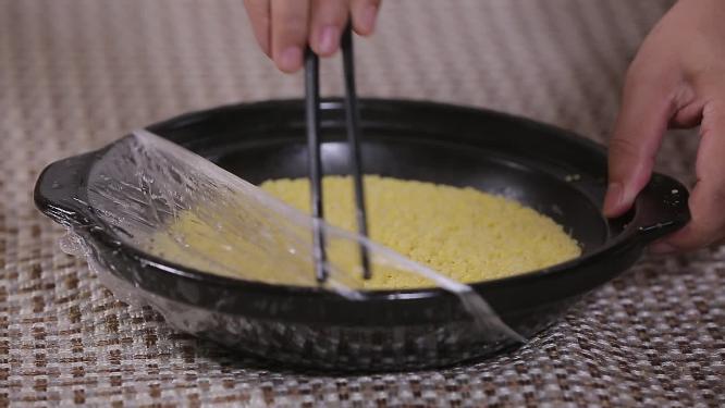 小米和面擀面片切面片制作锅巴