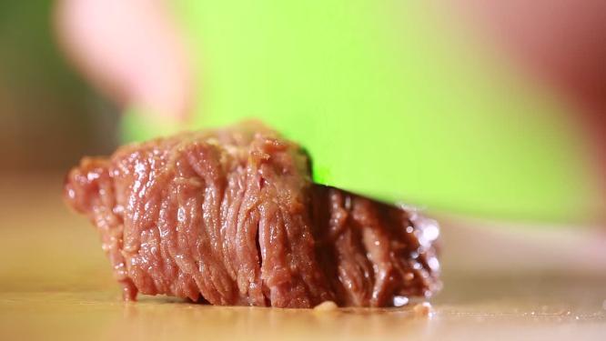 展示牛肉软烂肉质