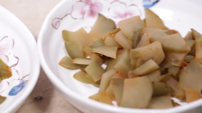 榨菜咸菜腌制小菜下饭佐餐