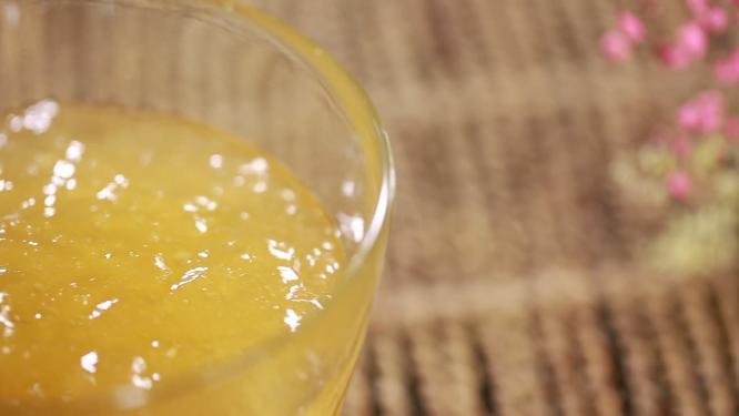 制作苹果果酱果胶的原料红苹果