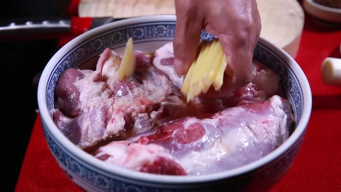 葱姜料酒腌制猪肉去腥