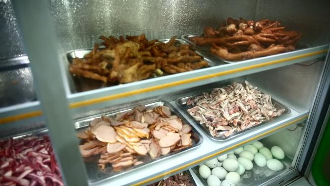 冷柜卖各种香肠火腿肉肠