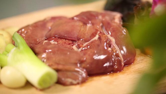 家常制作健康熘肝尖食材