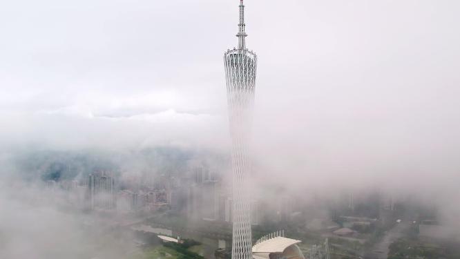 平流雾里城市网红小蛮腰雨后穿云航拍4K视频