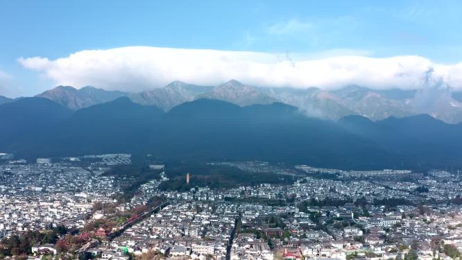 云南大理苍山下的古城城市风光航拍