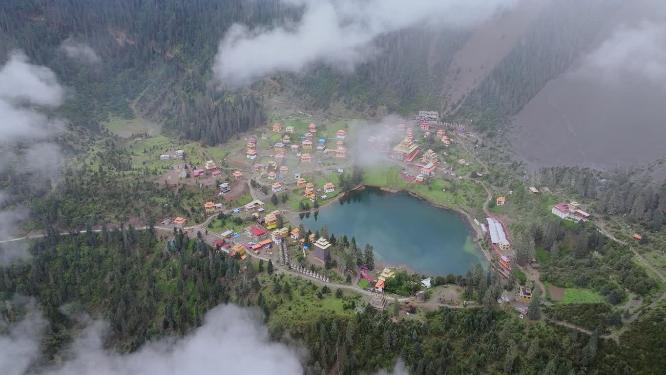 川西措卡湖唯美风光特色建筑