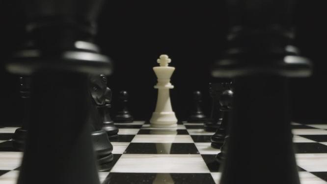 国际象棋棋盘上的棋子特写