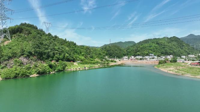 低空航拍绿水