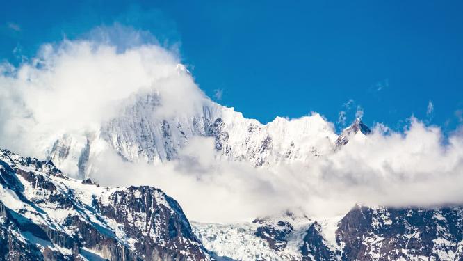 8k延时云南迪庆梅里雪山山峰