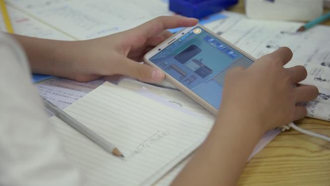 4k实拍小学生玩儿童游戏