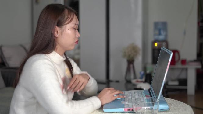 4K美女远程网课课程学习