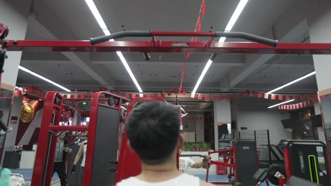健身房锻炼身体健身瘦身