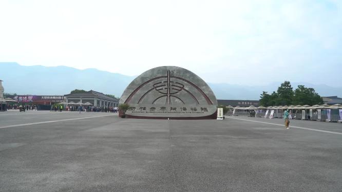 西安秦始皇兵马俑景区环境特写游客游玩
