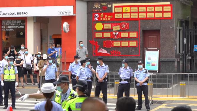 2022年全国高考西安高考考生走进考场