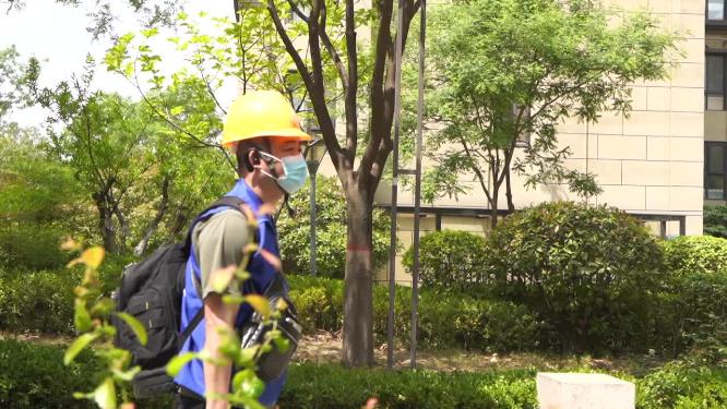 移动工程师维修无线家庭网络修理设备