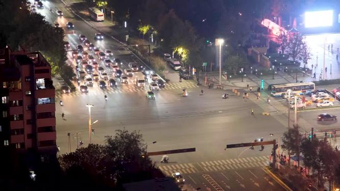 夜晚西安高新区唐延路的车流