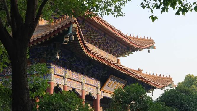 夕阳下大兴善寺的大雄宝殿