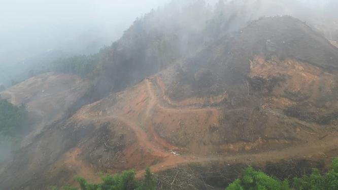 航拍重庆北碚缙云山隔离带（2022年8月山火后）