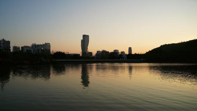 夕阳下的重庆渝北照母山人和水库自然风光延时