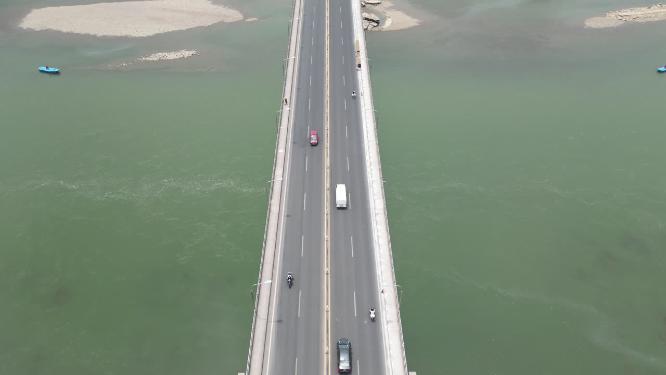 重庆北碚嘉陵江大桥公路车流航拍