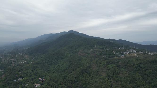 俯瞰重庆缙云山脉与北碚嘉陵江自然风光
