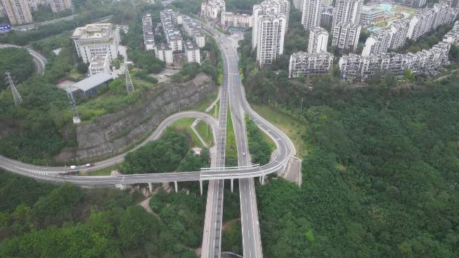 雾都重庆：4K航拍阴雨天气下的北碚城市