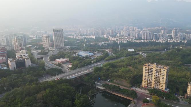 4K航拍重庆北碚高速路城市风光